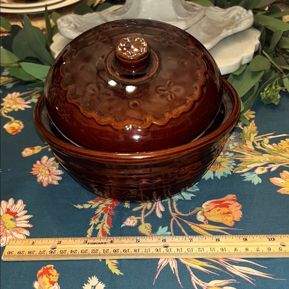 Marcrest Vintage old fashioned stoneware Dutch Oven Daisy and Dot pattern - Picture 4 of 12